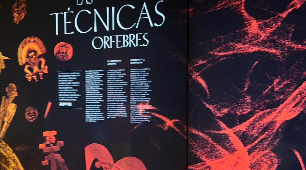 Panel sobre las técnicas orfebres en la exposición El Oro y el Universo del MARQ